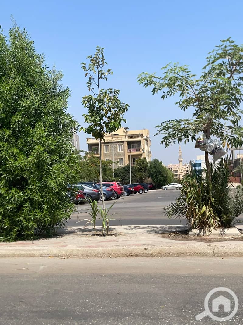 An opportunity that won't be repeated. A third-floor roof apartment of 180m with an open view in the heart of Sheikh Zayed, steps away from Espana Plaza Mall and سعودي ماركت, 5 minutes from Dahshour Link and هايبر وان. – pohled 5