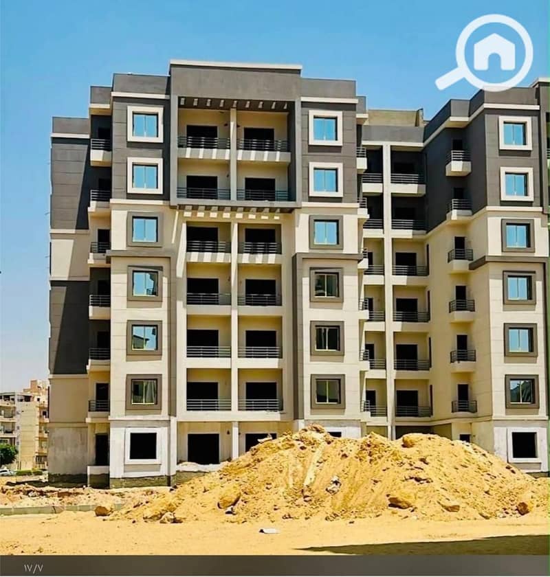 With a down payment of 690,000, receive your finished apartment in front of Madinaty, Talaat Mostafa, and on the direct Suez road. – další