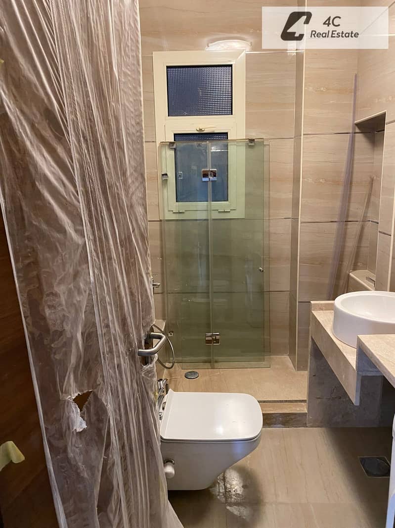 For quick sale: 3-bedroom apartment in Al Patio, Oro La Vista - fully finished with kitchen, directly from the owner, with a distinctive layout - Więcej