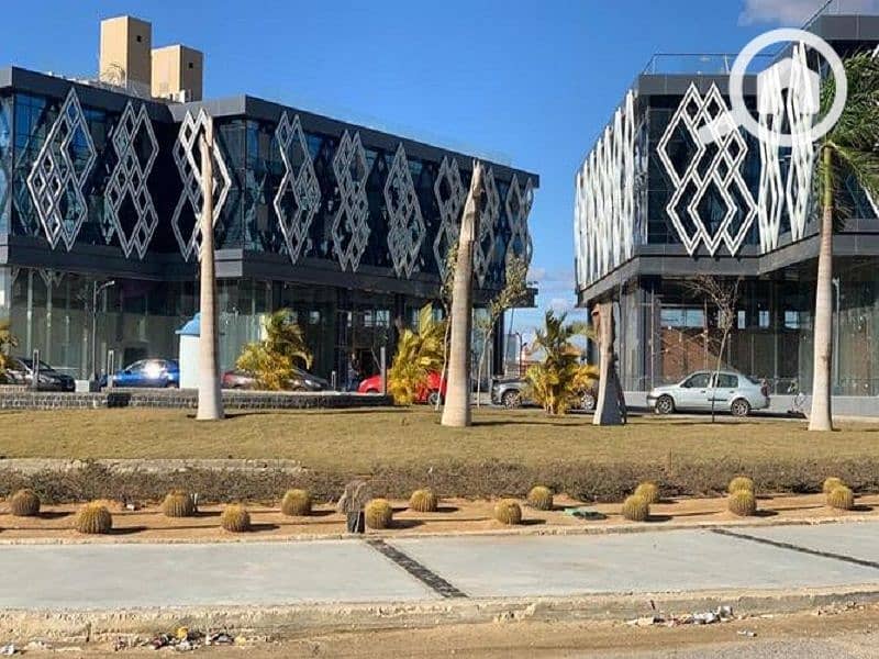 Office for rent 978m finished with air conditioning 15 rooms in Kazan Mall on Gamal Abdel Nasser Axis behind Mall of Arabia in front of Ayon Towers. - Widok 4