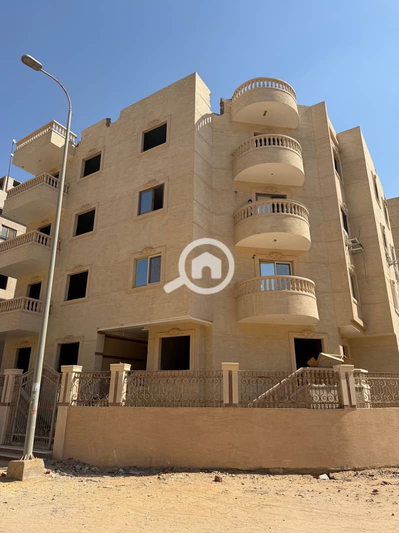 Hadayek October – Touristic Area A Second row from the main road, near Fayoum Road, Wahat Road, the Touristic Promenade, Green River, and all esse - Widok 2