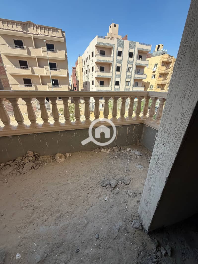 Hadayek October – Touristic Area A Second row from the main road, near Fayoum Road, Wahat Road, the Touristic Promenade, Green River, and all esse - Widok 5