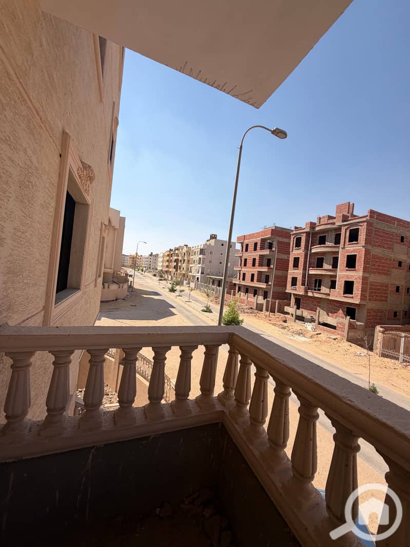 Hadayek October – Touristic Area A Second row from the main road, near Fayoum Road, Wahat Road, the Touristic Promenade, Green River, and all esse - Widok 6