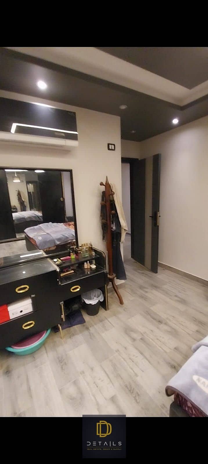 "For rent: a hotel-furnished apartment at an unbelievable price in El Khamayel, Sheikh Zayed. " - Więcej