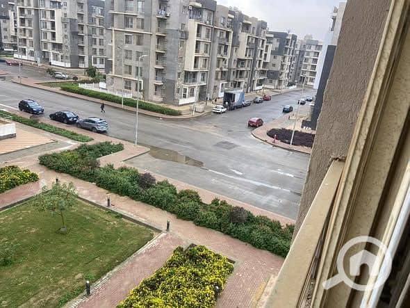 For sale, an apartment in Dar Masr Compound, Al Andalus, Phase Two, 400 buildings in front of Hyde Park, and Mufida, steps away from the American University. - Widok 2