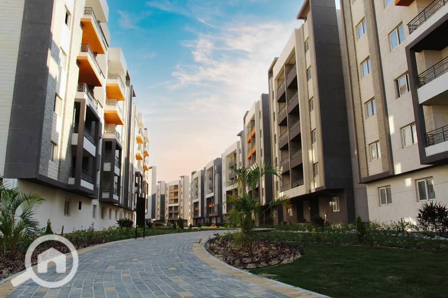 A ready-to-move apartment overlooking landscaping in ROCK EDEN next to the Trees neighborhood and Dream Land. - Ansicht 4