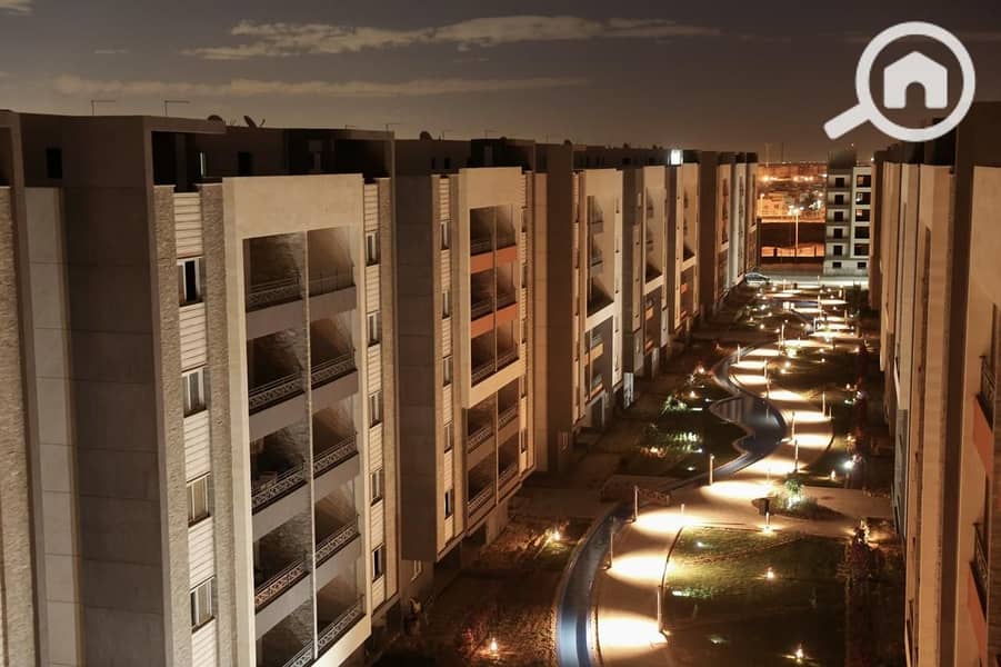 A ready-to-move apartment overlooking landscaping in ROCK EDEN next to the Trees neighborhood and Dream Land. - Mehr