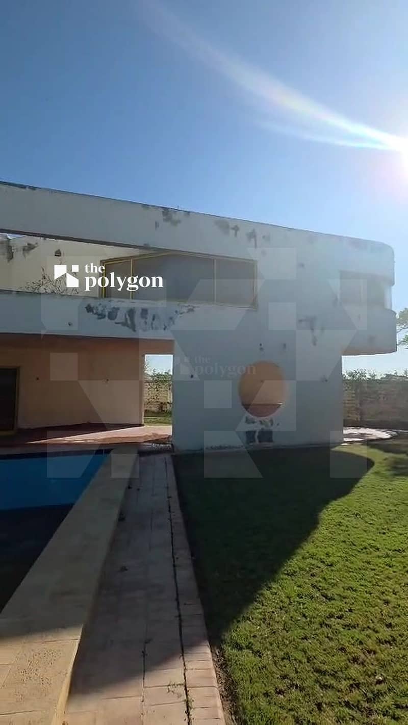 4 03_pool_facade. jpg