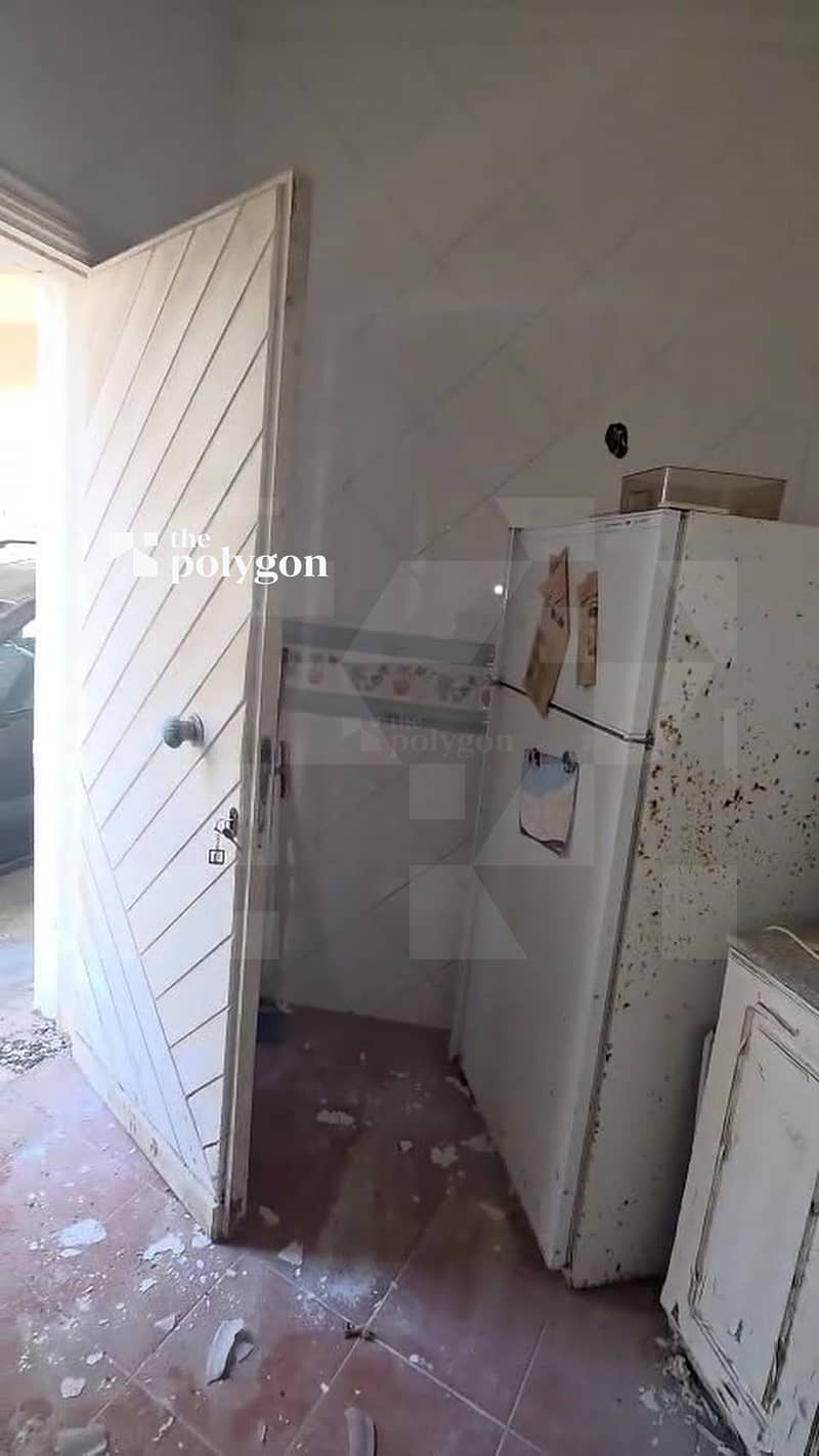 9 10_kitchen_alt. jpg