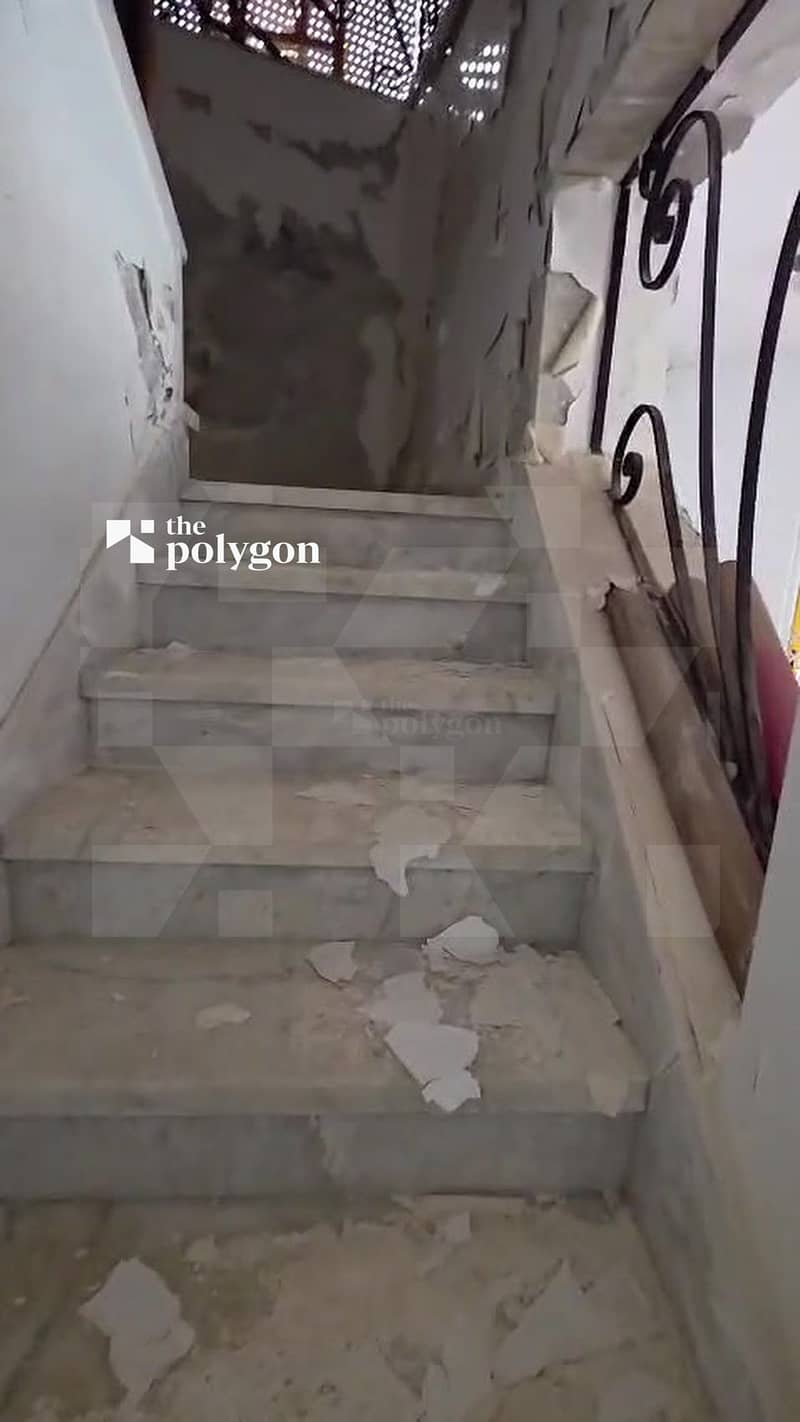 10 11_staircase. jpg