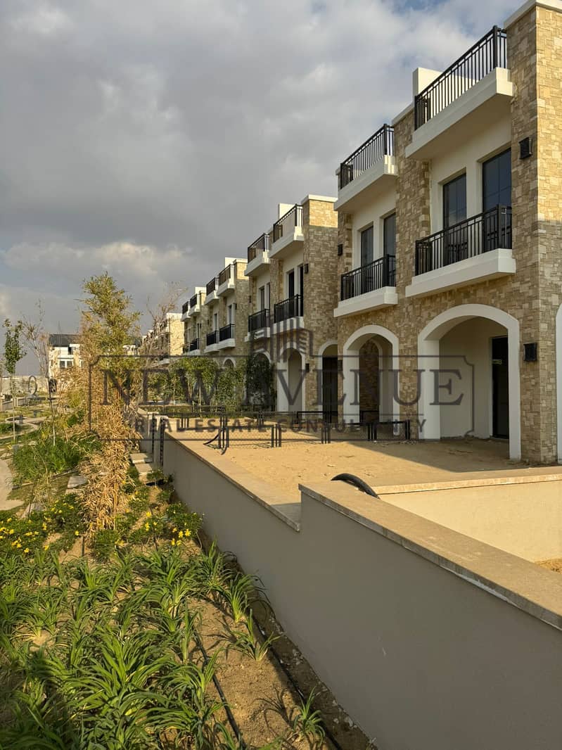 Townhouse corner Ready to move with a very prime location in the marq gardens in new cairo - Ansicht 4