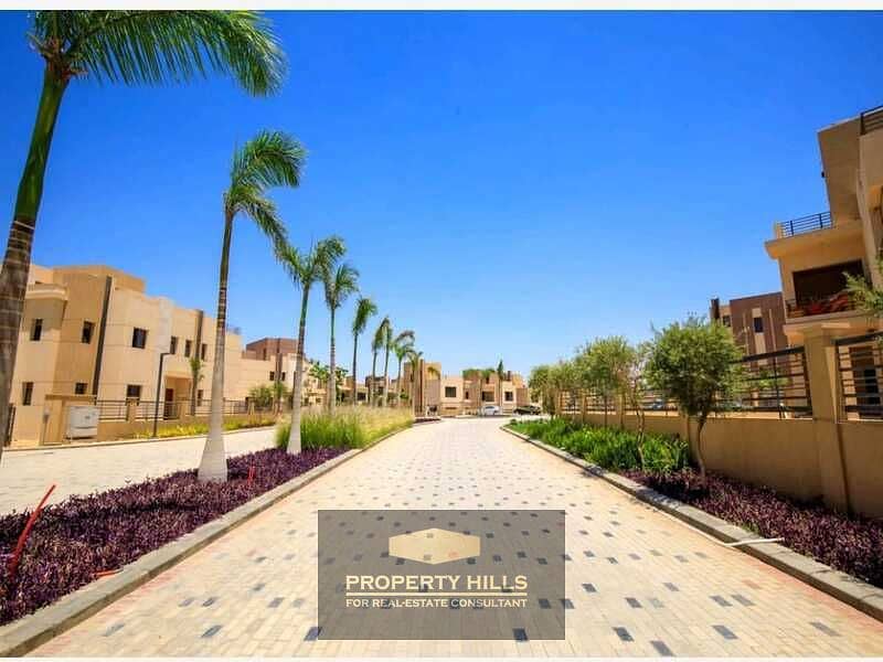 A ready villa for viewing, immediate handover in front of Americana Plaza next to Green 3 and Zayed 2000 with installments. - Ansicht 3