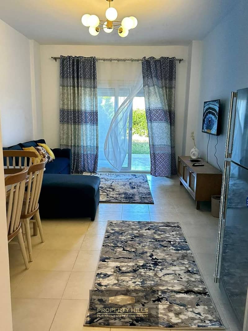 A stunning snapshot of a fully finished chalet with a panoramic view of the sea next to Hacienda Bay. - Mehr