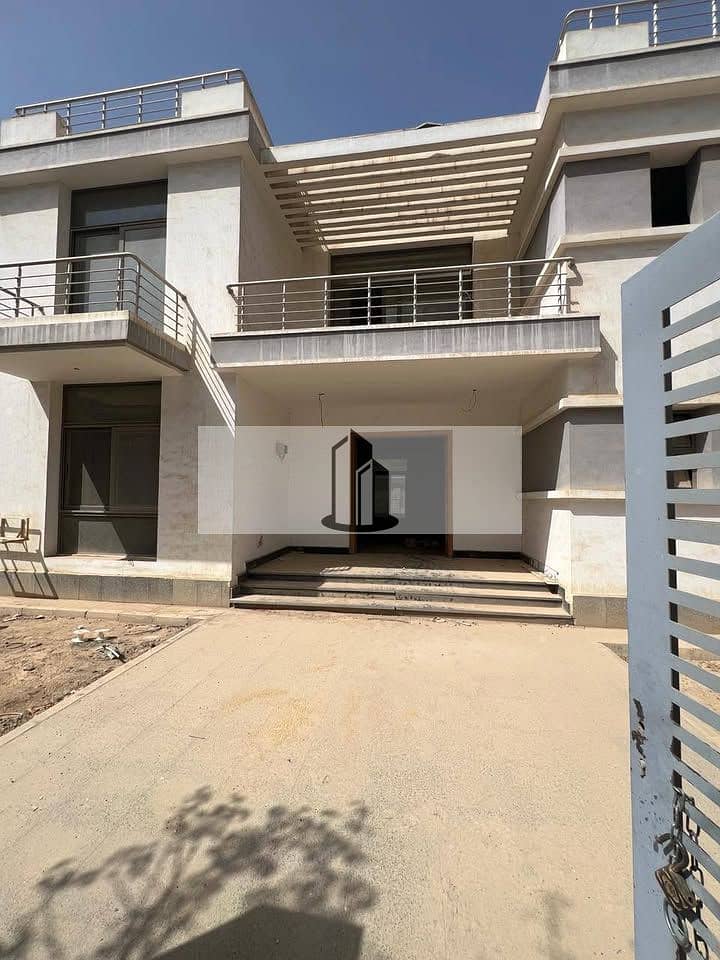 Apartment with a low down payment and installments, immediate occupancy in the SHALYA phase, in a prime location on the Suez Road in Taj City Compound - Widok 2
