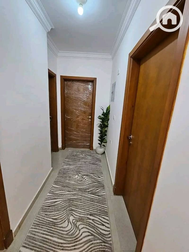 9 1000299050. jpg