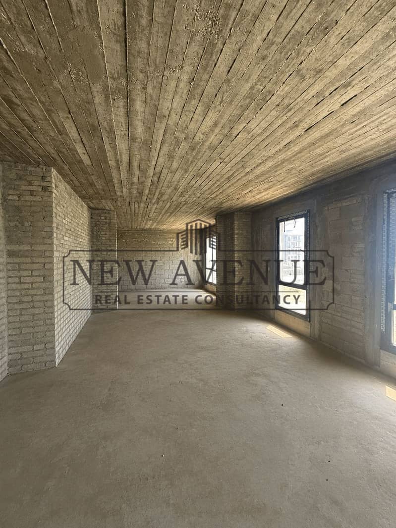 Triplex 283m Roof 80m in Sodic Eastown New Cairo Looking Over Greenery 3 Bedrooms Ready to Move Core and Shell - Ansicht 5