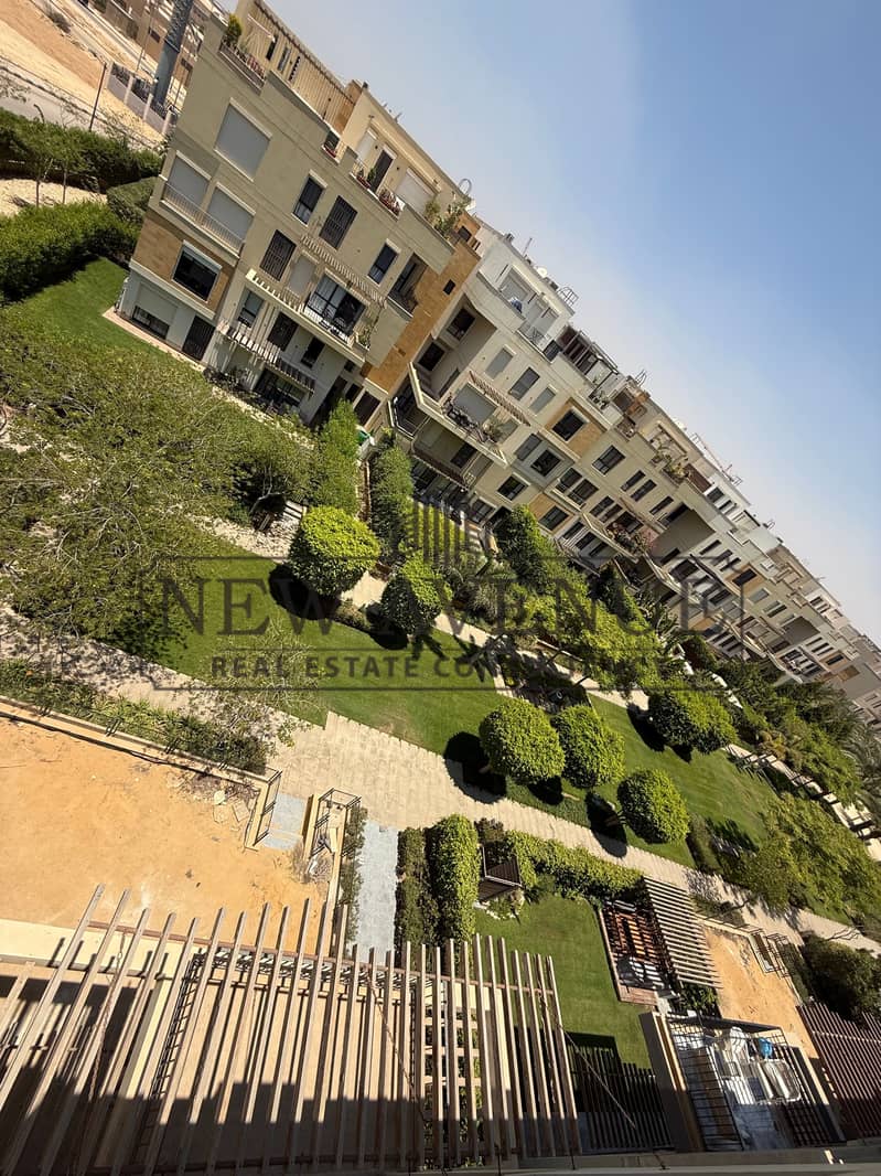 Triplex 283m Roof 80m in Sodic Eastown New Cairo Looking Over Greenery 3 Bedrooms Ready to Move Core and Shell - Mehr