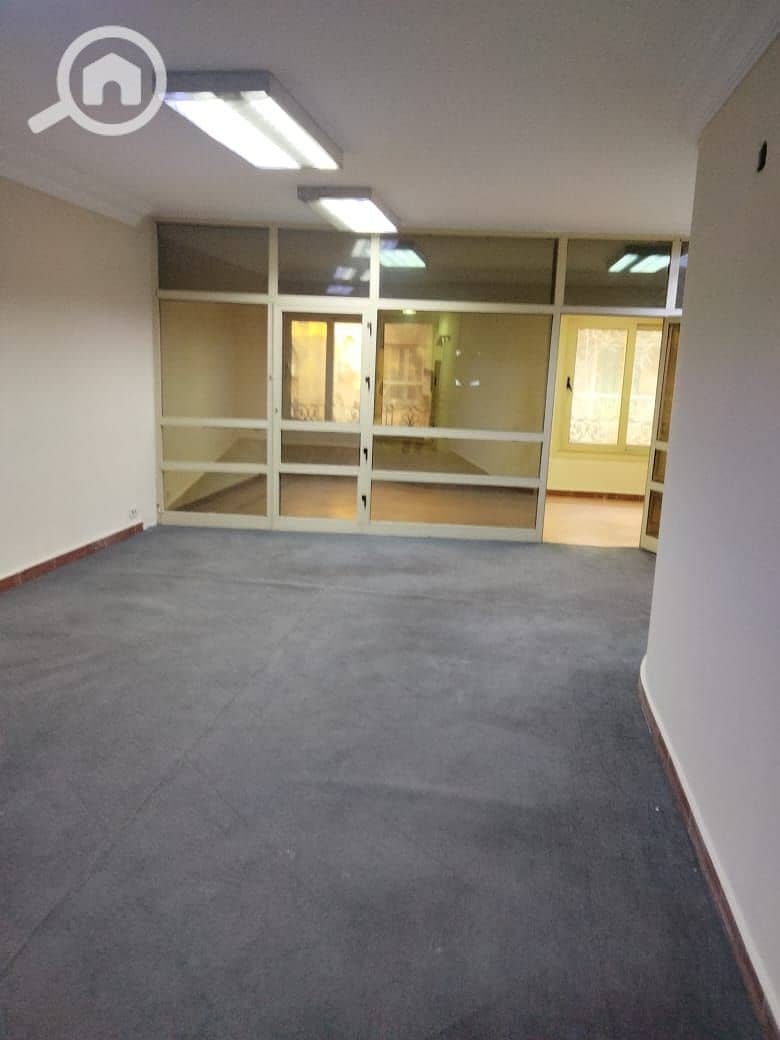 200 sqm office on the first floor, administrative. - Widok 4