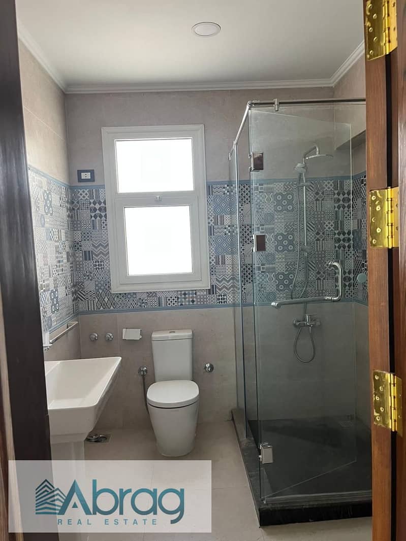Twin house for rent, 4 bedrooms, kitchen, air conditioning, super deluxe finishing, The Crown compound, Palm Hills - Widok 6