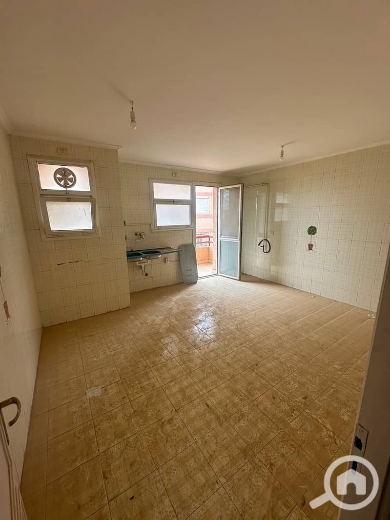 Apartment for rent square view ready to move in great price typical floor with elevator 3 bedrooms in Al Rehab 1 - Phase 4 - New Cairo - Bild 5