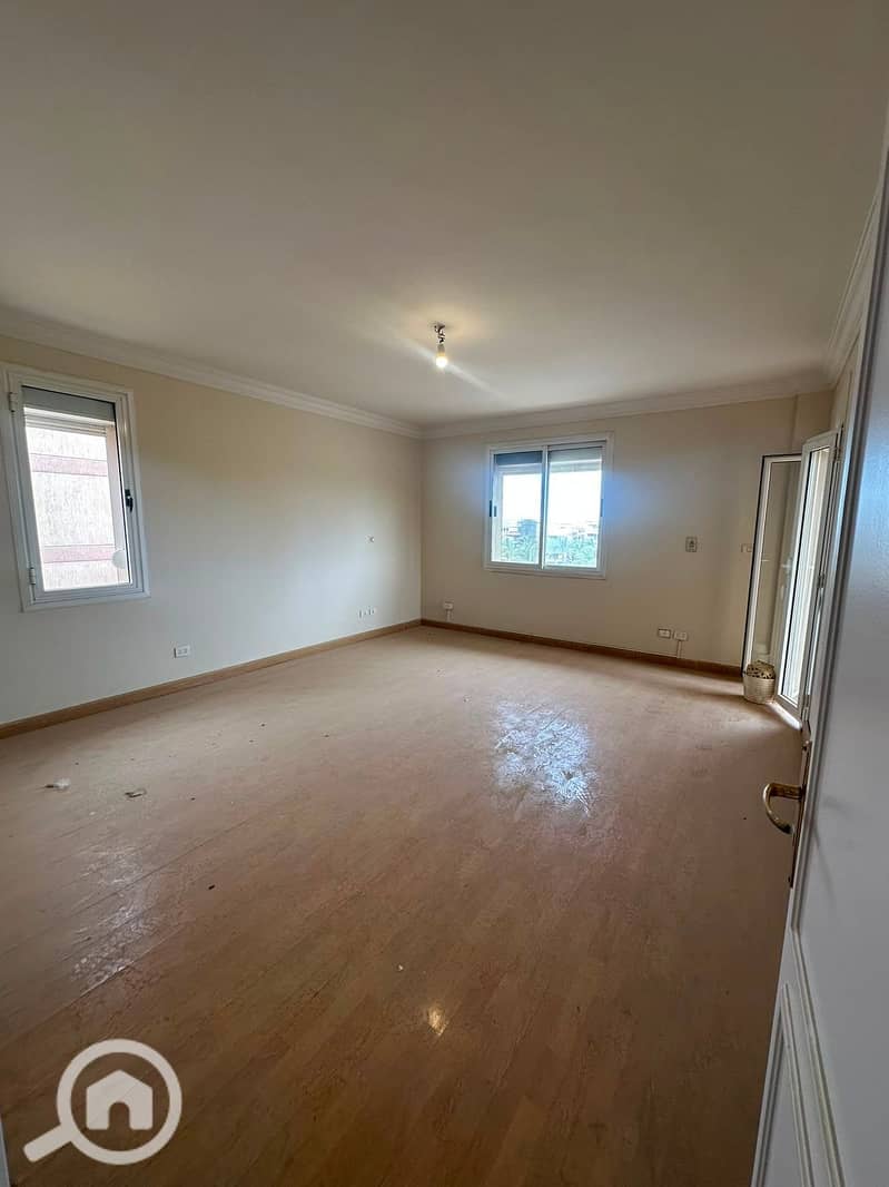 Apartment for rent square view ready to move in great price typical floor with elevator 3 bedrooms in Al Rehab 1 - Phase 4 - New Cairo - Fler