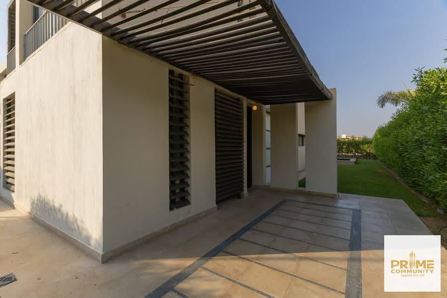 Townhouse fully finished and furnished ultra super lux with swimming pool for rent in Allegria SODIC west Zayed city - Widok 3