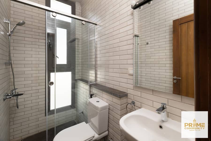 Townhouse fully finished and furnished ultra super lux with swimming pool for rent in Allegria SODIC west Zayed city - Widok 6