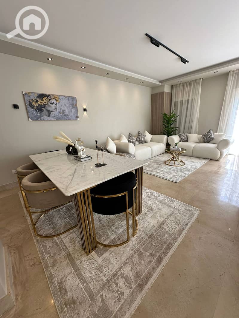 Furnished Twin Villa for Rent in Hyde Park, Fifth SettlementArea: 290 sq m + 378 sq m GardenConsists of 4 bedrooms (2 master bedrooms), 4-piece recept – pohled 3