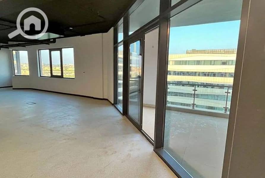 Instant receipt office at The Portal inside Beverly Hills - Widok 2