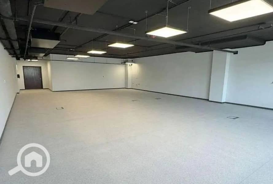 Instant receipt office at The Portal inside Beverly Hills - Widok 3