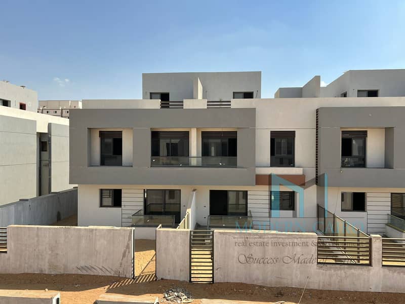 Twin House 277 sqm + 98 sqm Roof in Bleu Vert New Capital | 10% Down Payment & Installments Over 10 Years - Widok 3