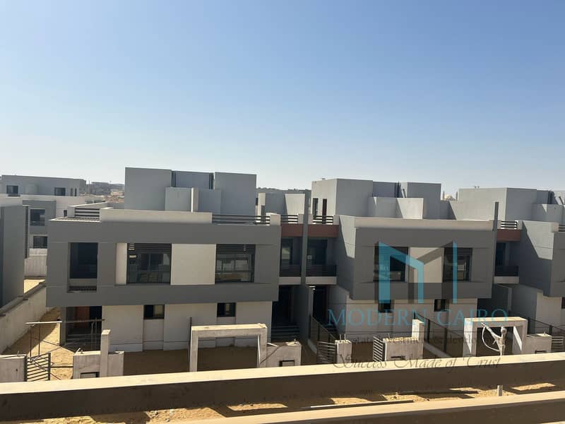 Twin House 277 sqm + 98 sqm Roof in Bleu Vert New Capital | 10% Down Payment & Installments Over 10 Years - Więcej