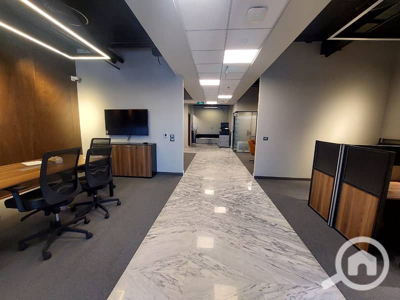Administrative office of 190 sqm for rent in Cairo Business Plaza in the Fifth Settlement - Más