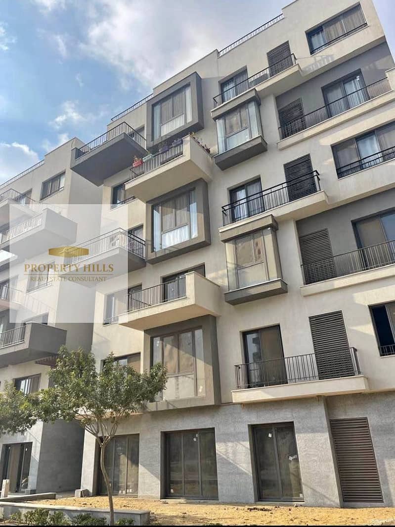 An apartment finished, reduced by half its price in the Sodic East compound - a prime location within the compound. - Widok 6