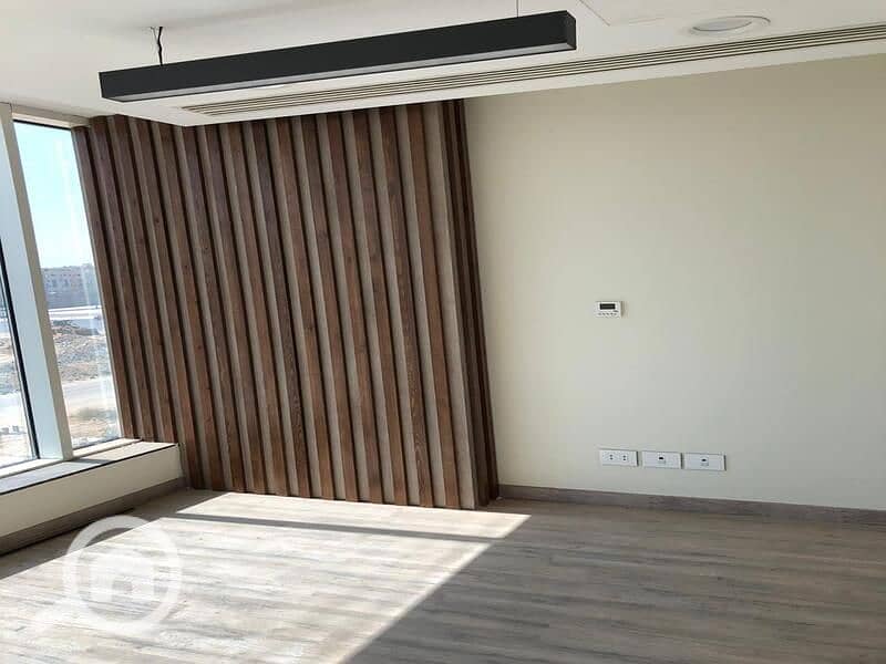 Office for sale in Trivium Zayed Mall, opposite Park St. Mall, at an attractive price and with an excellent monthly return. - Widok 3