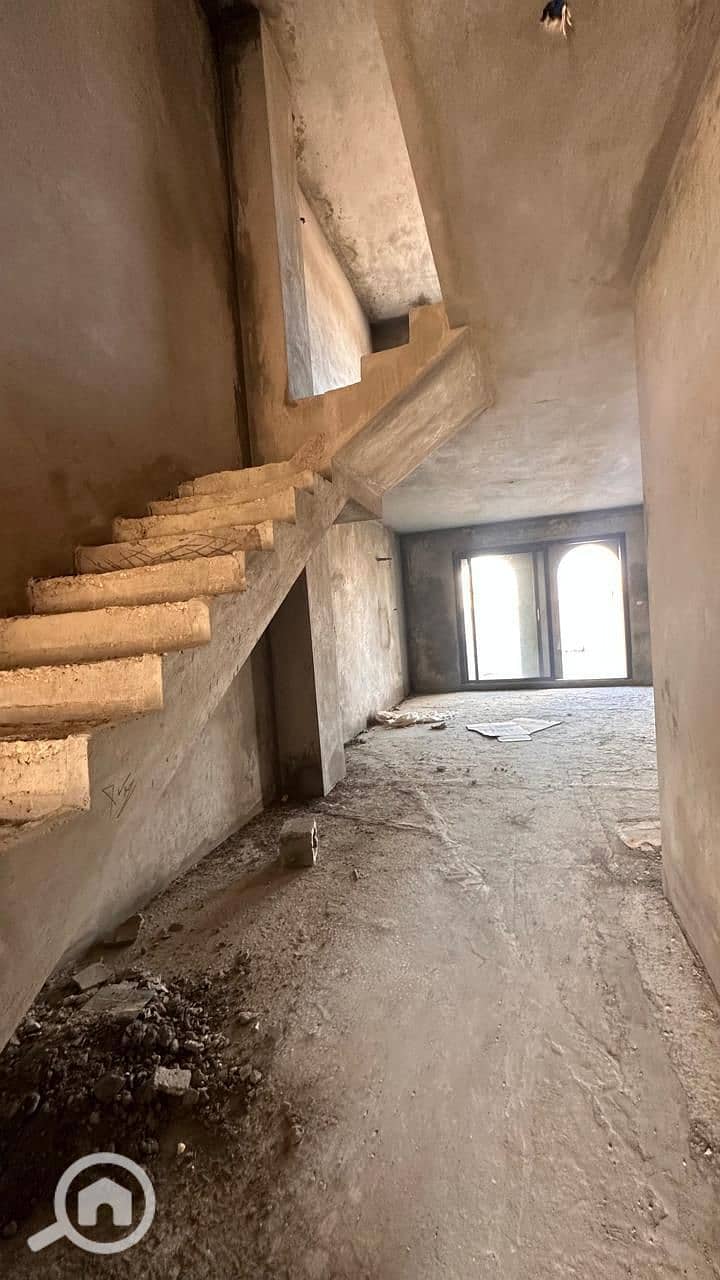 Immediate Delivery Townhouse for Sale with Premium View in VYE New Zayed - Więcej