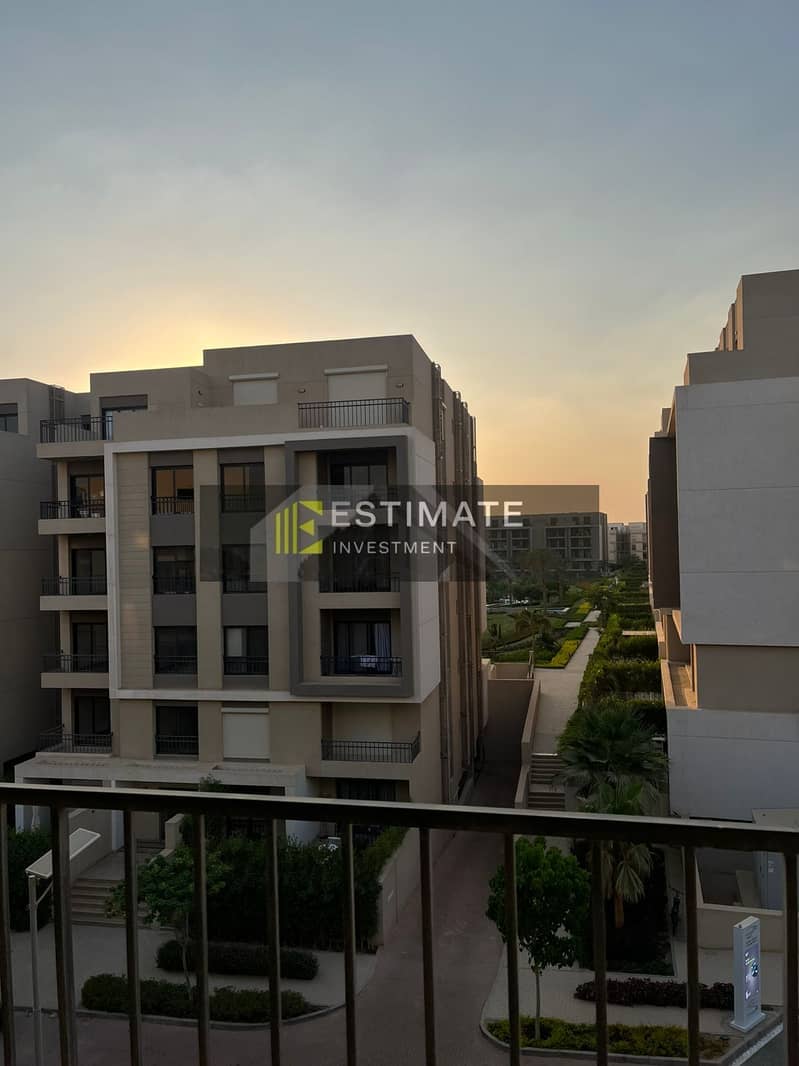 130m Semi-Furnished Apartment for Rent in Al Marasem - Więcej