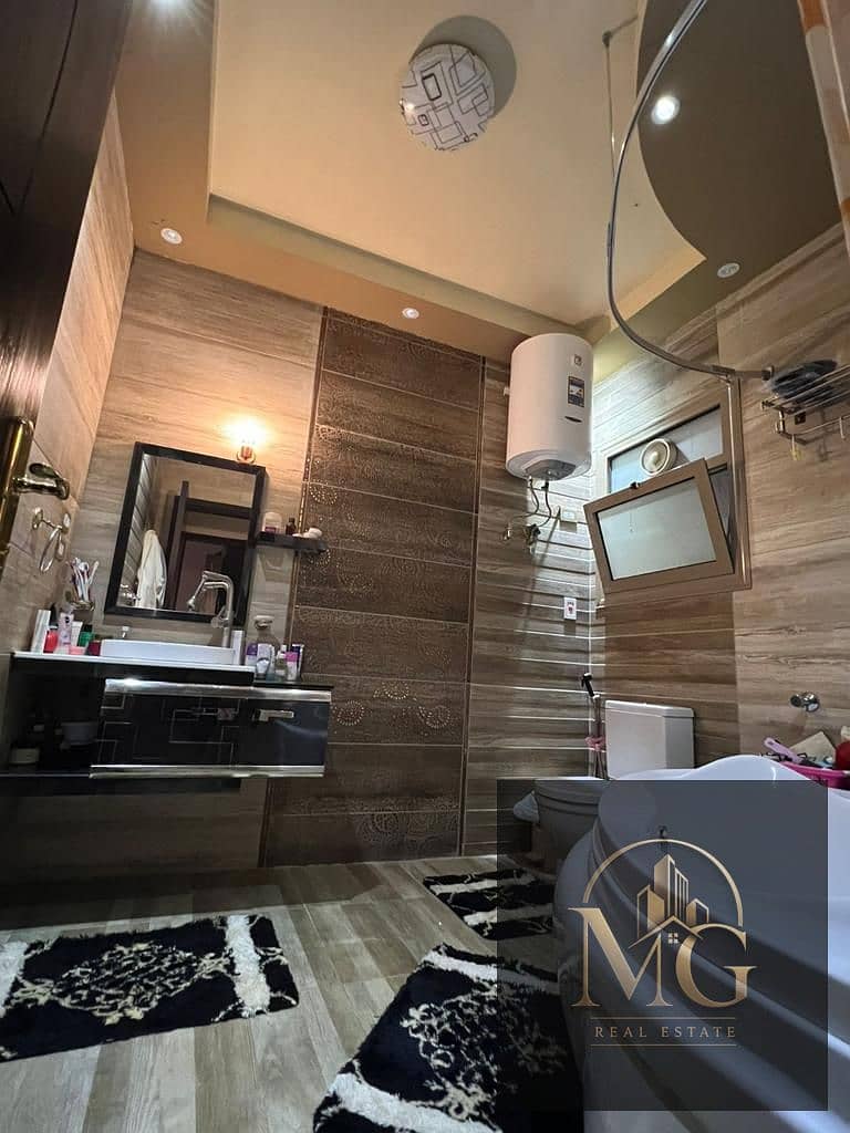 Luxury Apartment for Sale in the Prestigious Yasmeen Villas – Direct from Owner Location: Yasmeen Villas – New Cairo Area: 200 sqm – pohled 5