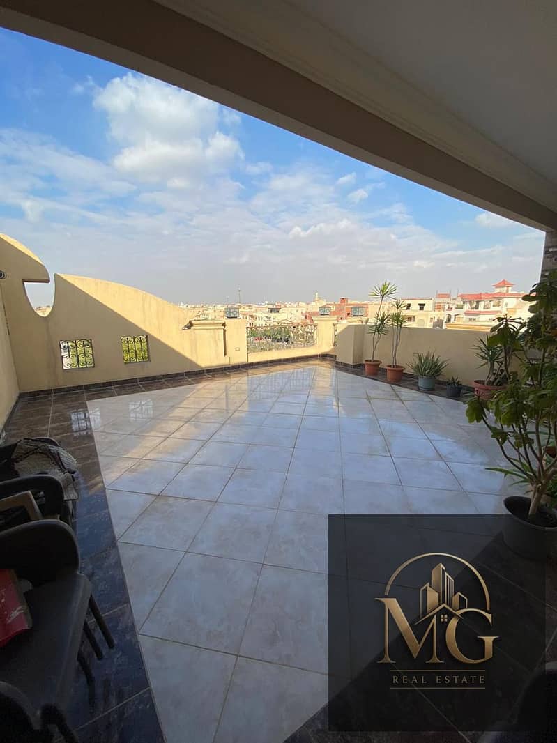 Penthouse for Sale in South Academy B – New Cairo Super Lux Finishing Total Area: 356 sqm Lower Floor: 200 sqm Upper Floor: 165 sqm - Więcej