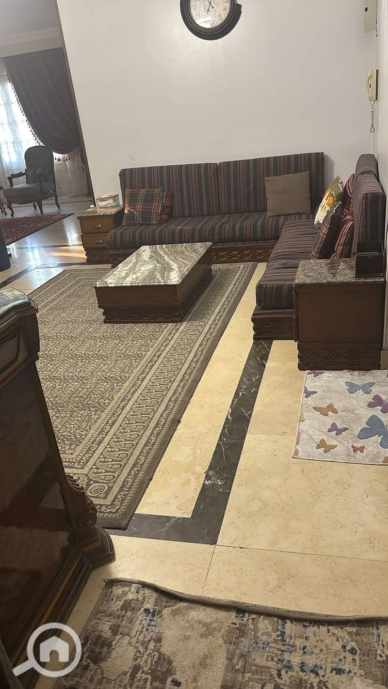 Apartment for Rent in District 10 – 230 sqm | Kitchen & ACs Included - Altro