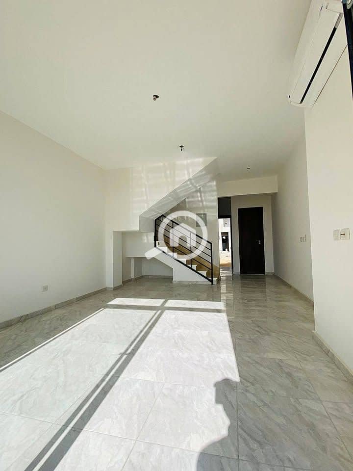 7 660094763_26514074168204476_4333877389109307856_n. jpg