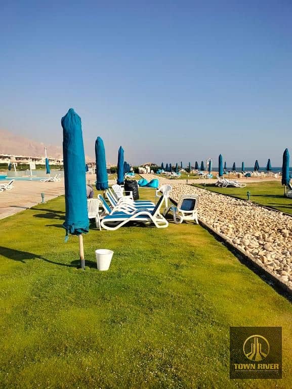 A distinctive chalet for sale in a prime location at La Vista 6, Ain Sokhna—an unmissable opportunity. The resort offers a full range of amenities. . . . – pohled 3