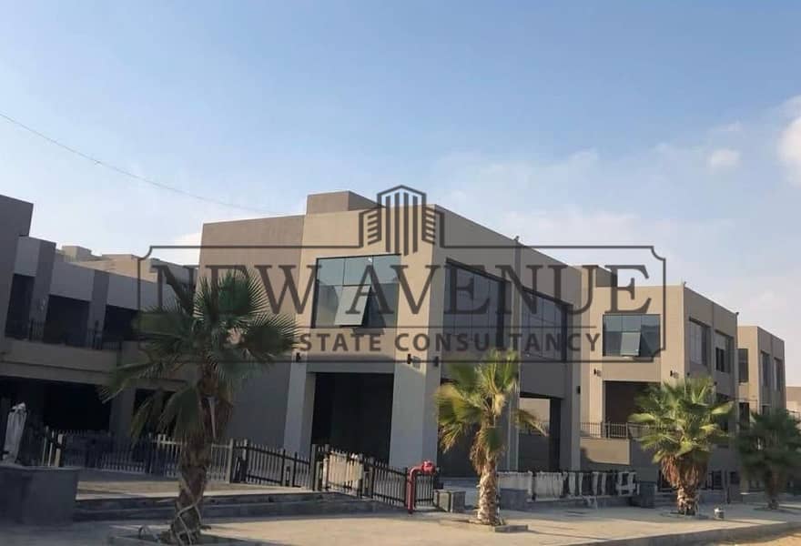 Retail in strategic location for all activities - Mehr
