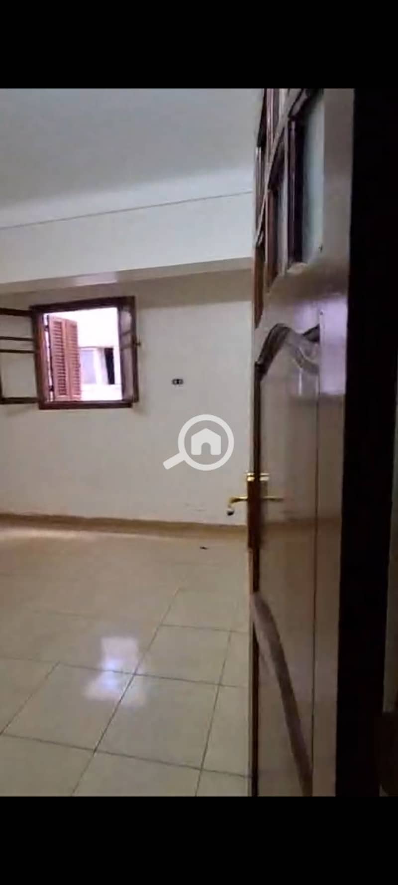 A For Sale: Apartment in Al-Asafra with ocean view + 120 m, Salman Al-Farsi, 2nd floor. Price: 2,500,000 (negotiable). - Więcej