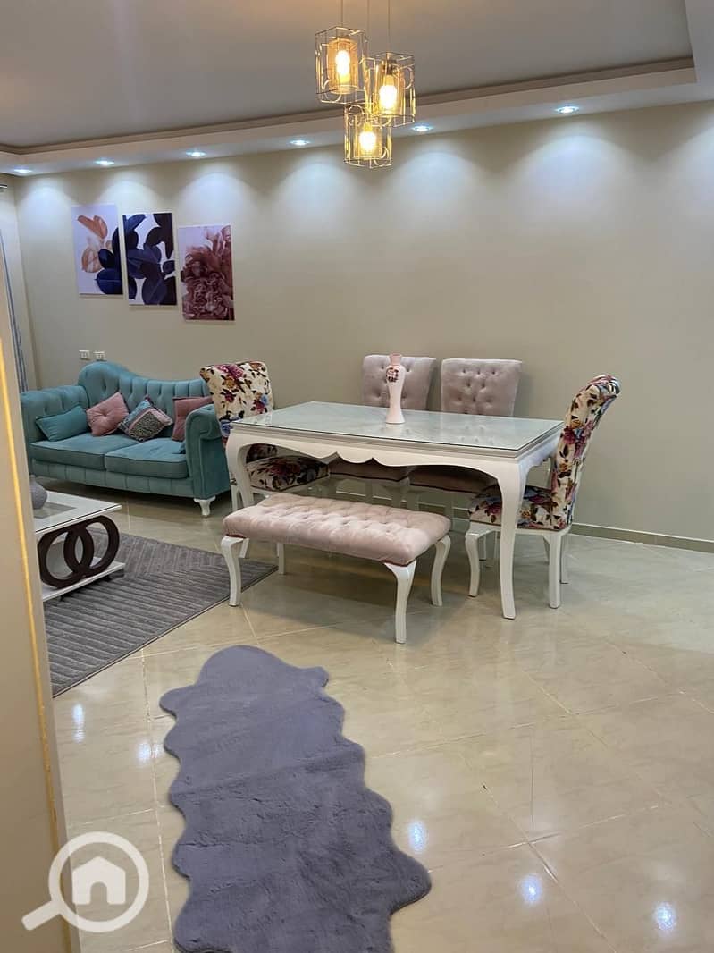 Furnished apartment for rent in Dar Misr 12 Compound, Sheikh Zayed. The apartment features 3 bedrooms, 2 bathrooms, a spacious reception area, and 2 b - Widok 2