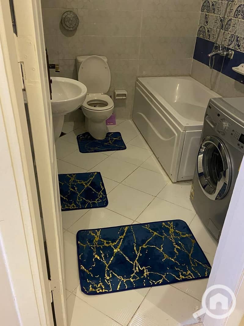 Furnished apartment for rent in Dar Misr 12 Compound, Sheikh Zayed. The apartment features 3 bedrooms, 2 bathrooms, a spacious reception area, and 2 b - Więcej