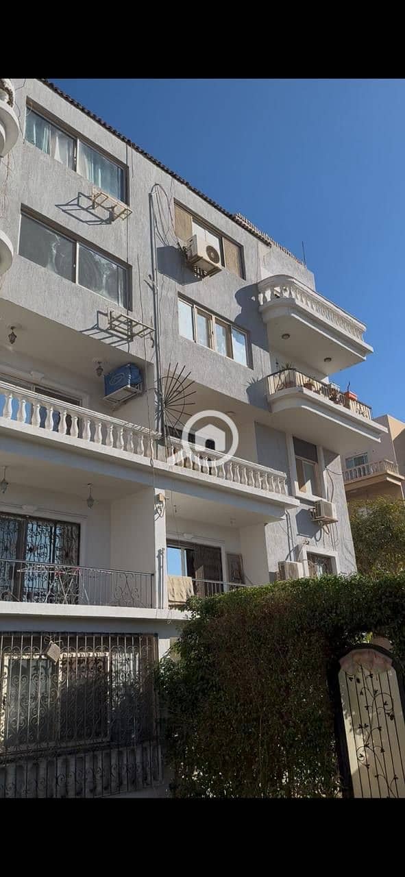 Ground-floor apartment with a garden in the Al-Masrawiya Compound, located on South 90th Street near Concord Plaza (prime location). It features 3 bedrooms, 2 bathrooms (including a German-made Sarjmin Jacuzzi), and a 150-square-meter garden. The sale inc - Visning 2