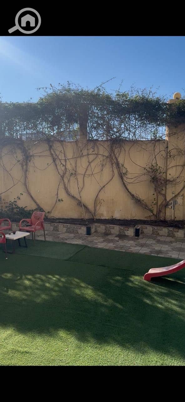 Ground-floor apartment with a garden in the Al-Masrawiya Compound, located on South 90th Street near Concord Plaza (prime location). It features 3 bedrooms, 2 bathrooms (including a German-made Sarjmin Jacuzzi), and a 150-square-meter garden. The sale inc - Visning 5