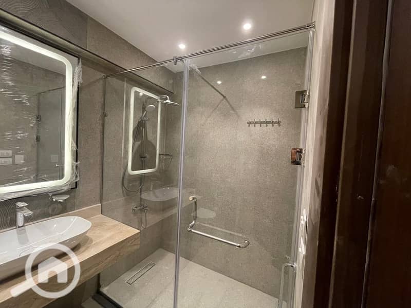 Spacious Triplex for Rent in Eastown compound new cairo near minutes from AUC prime location – pohled 5