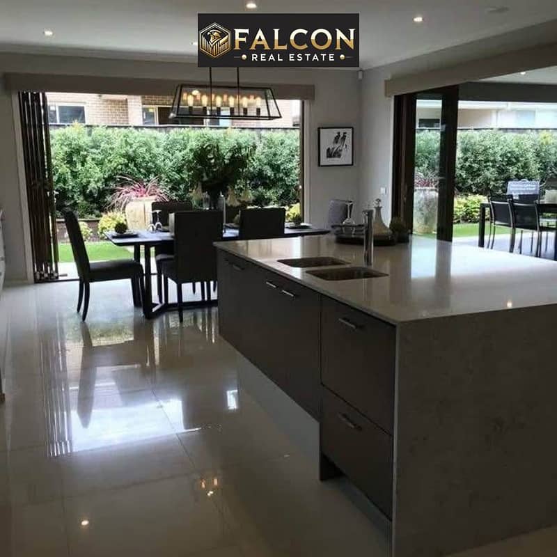 Recieve immediately a Ready to Move Standalone Villa in the Heart Of Ministers’ Square in Al Shorouk City - Więcej